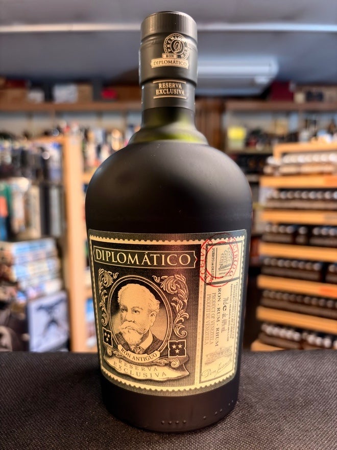 1000ml 40% フィリピン タンデュアイ ダーク 5年 ゴールドシール ラム