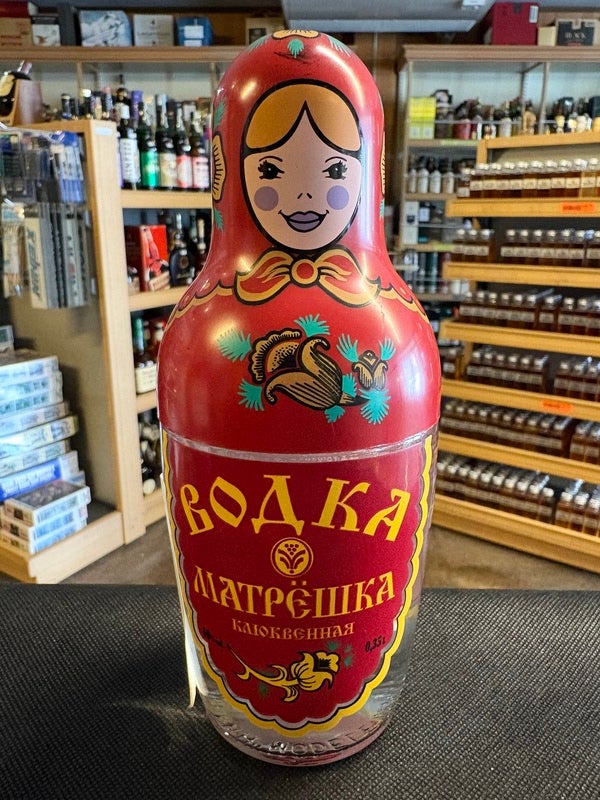 350ml 40% ロシア マトリョーシカ ウォッカ ツルコケモモフレーバー 赤